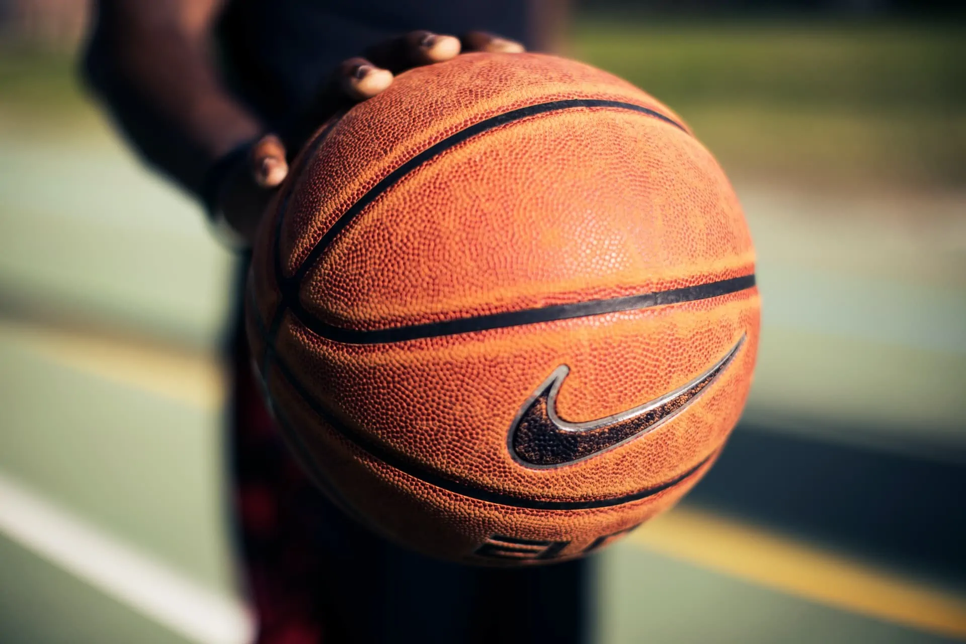How to Choose a Basketball
